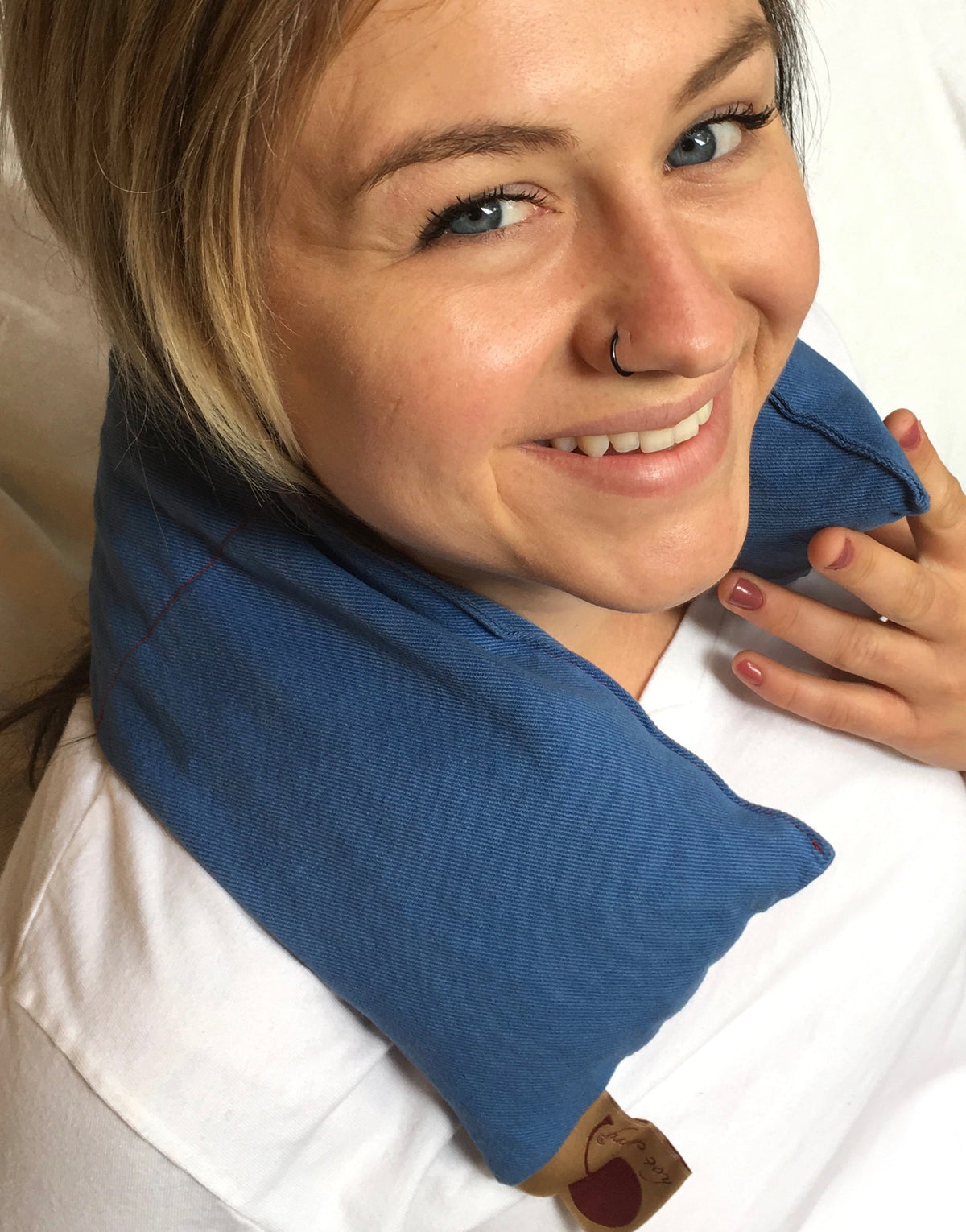 TEEK - Cherry Ice® Blue Denim Neck Wrap Zip-Close Freezer Bag PILLOW TEEK HCP