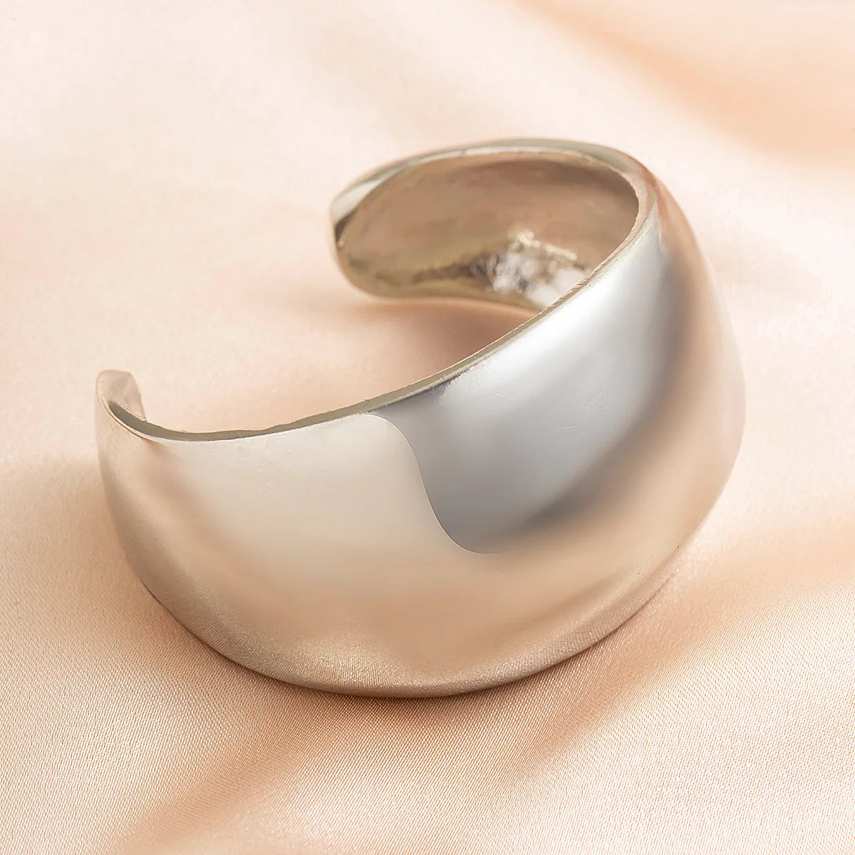 TEEK - Styled Geometric Bangle Bracelet JEWELRY theteekdotcom silver 2409
