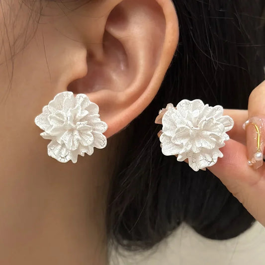 TEEK - Cracked White Flower Stud Earrings JEWELRY theteekdotcom