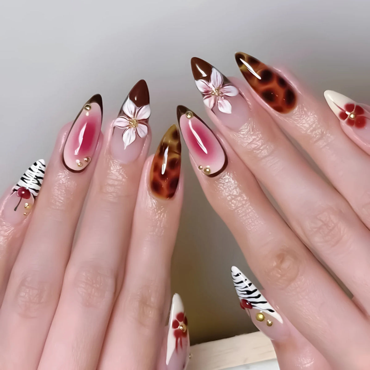 TEEK - 24pcs Romantic Decor False Almond Nails NAIL ART theteekdotcom 31