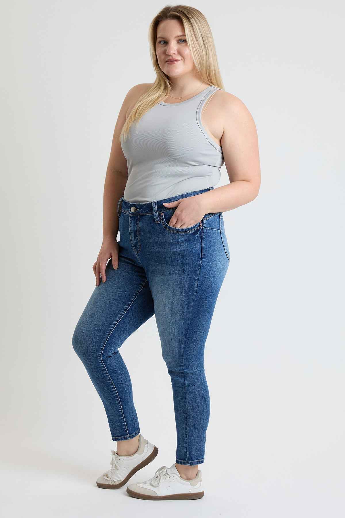 TEEK - Womens Plus High Rise Curve Confidence WannaBettaButt Skinny Jeans JEANS TEEK YMJ