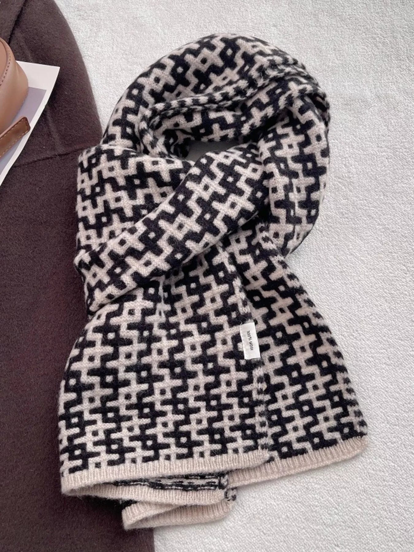 Wool Geometric Pattern Knitted Warm Scarf Trendsi Black ONESIZE