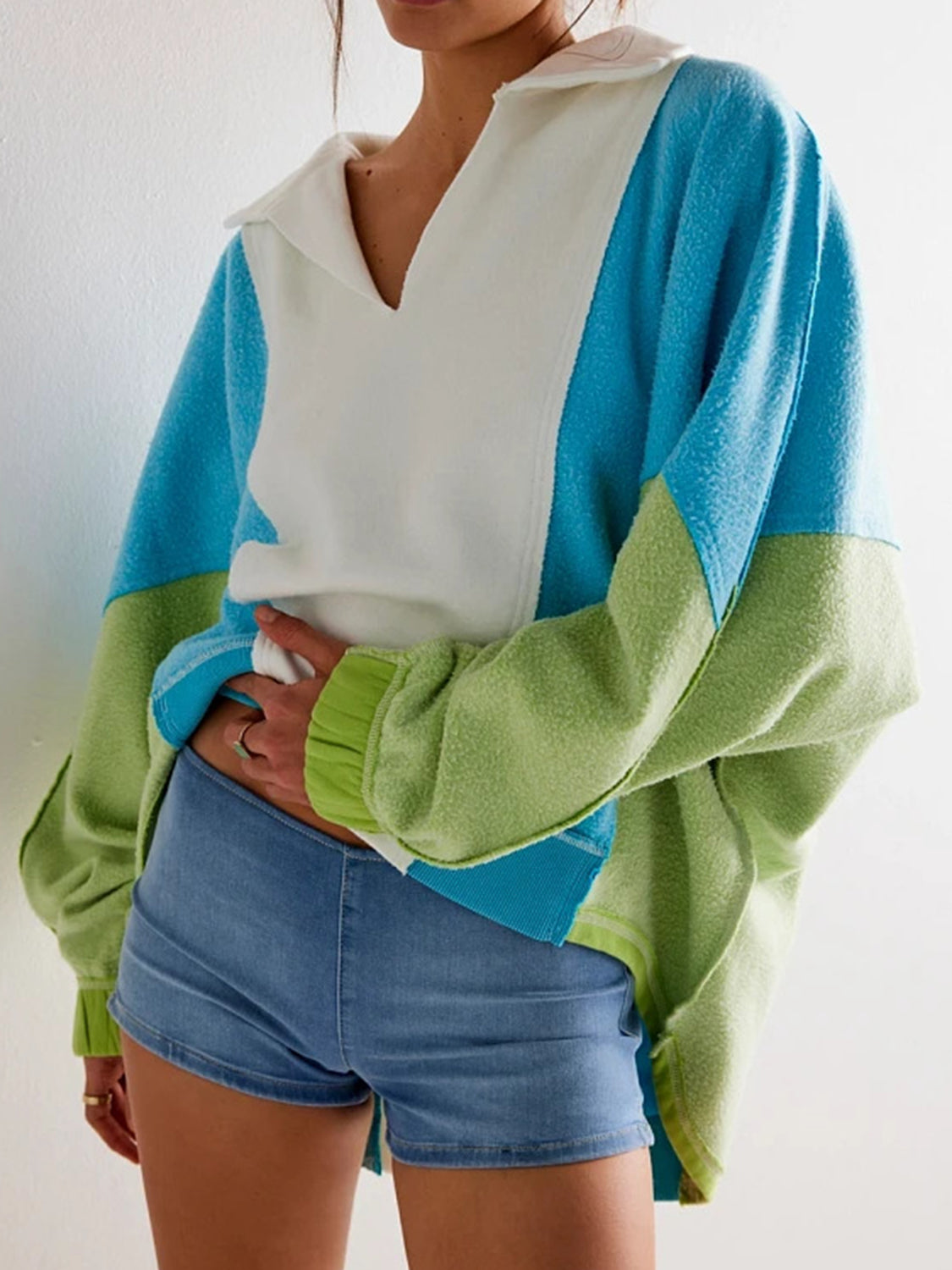 TEEK - High-Low Exposed Seam Contrast Long Sleeve Sweatshirt TOPS TEEK Trend White/Blue/Green S