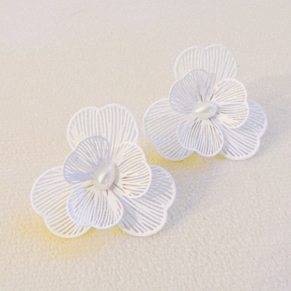 TEEK - Princess Pearl Centered Flower Earrings JEWELRY TEEK FG White  