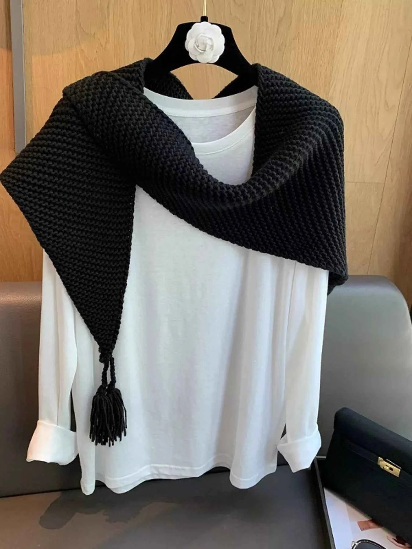 Chunky Knit Tassel Scarf