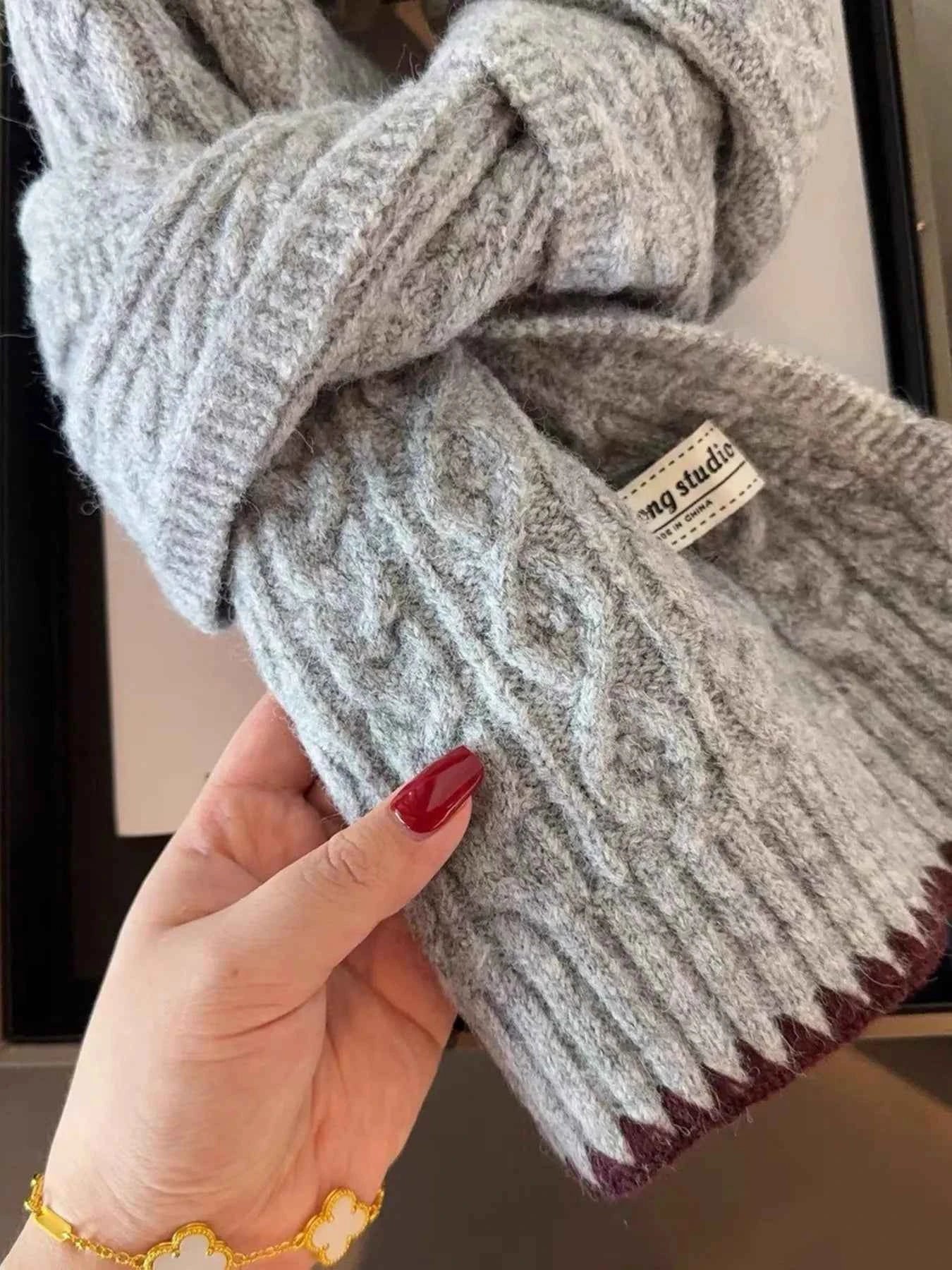 TEEK - Cozy Knitted Cable-Knit Scarf with Contrast Trim SCARF TEEK Trend
