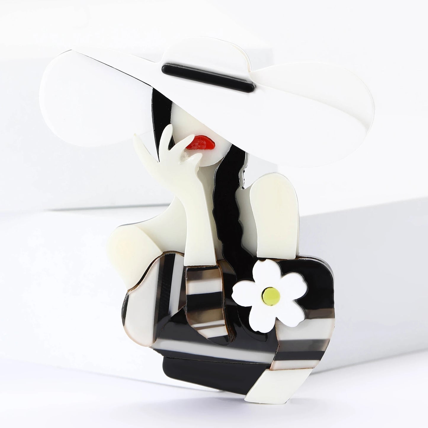 Elegant Acrylic Girls Brooches for Women Unisex Character Face Pins Office Party Funny Luxury Friend Gifts Jewelry Accessories TEEK Brown4612