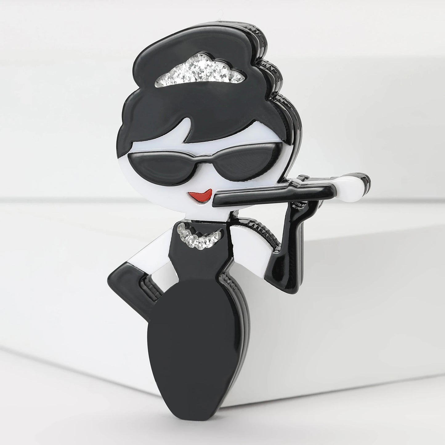 Elegant Acrylic Girls Brooches for Women Unisex Character Face Pins Office Party Funny Luxury Friend Gifts Jewelry Accessories TEEK Black4324