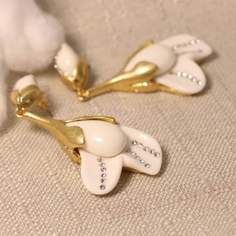 TEEK - Elegant White Magnolia Necklace Jewelry JEWELRY theteekdotcom   