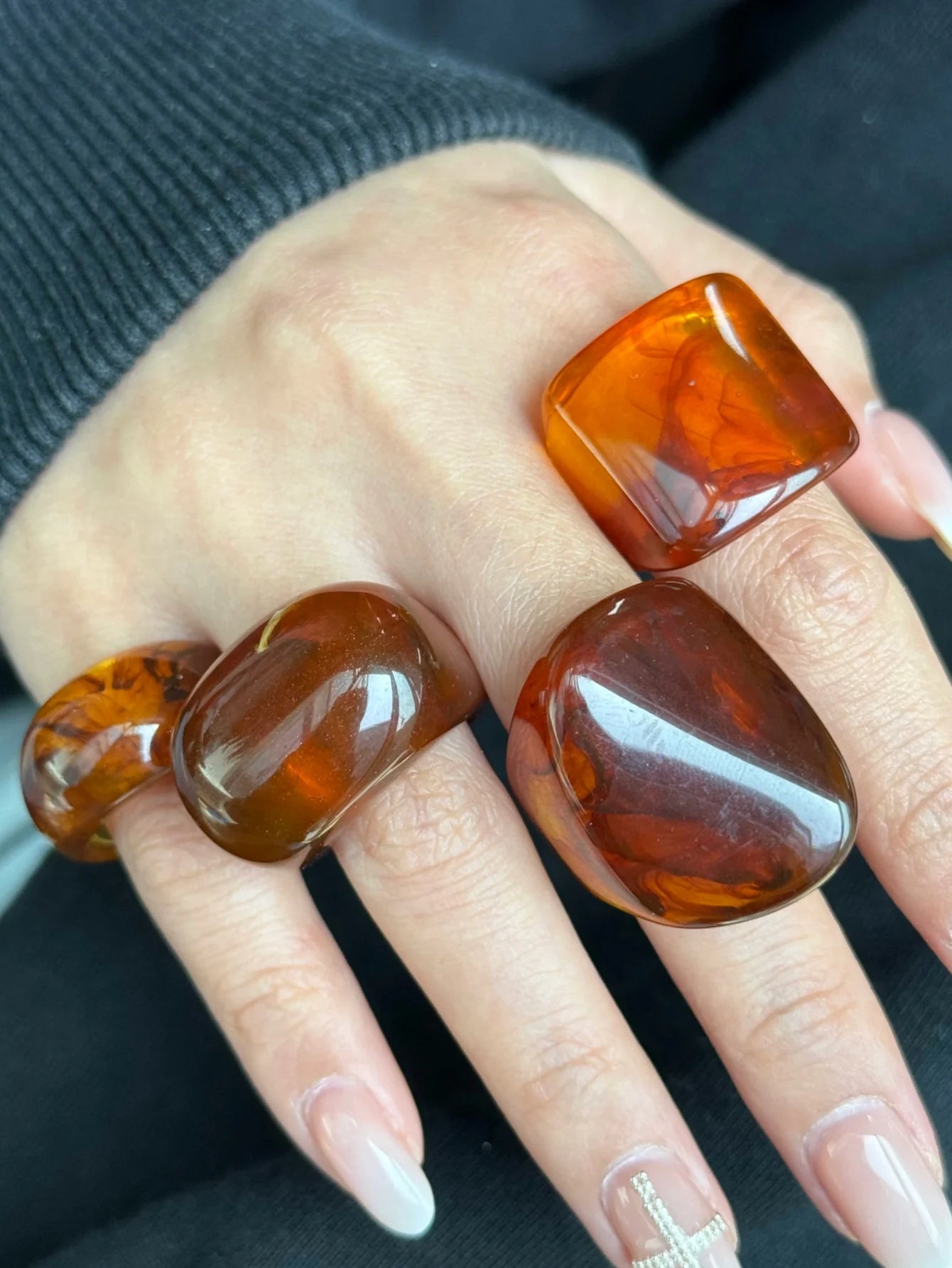4-Piece Set of Off-White Gradient Geometric Irregular Wide Thick Rings Women's Winter Fashion Jewelry Gift NEW TEEK