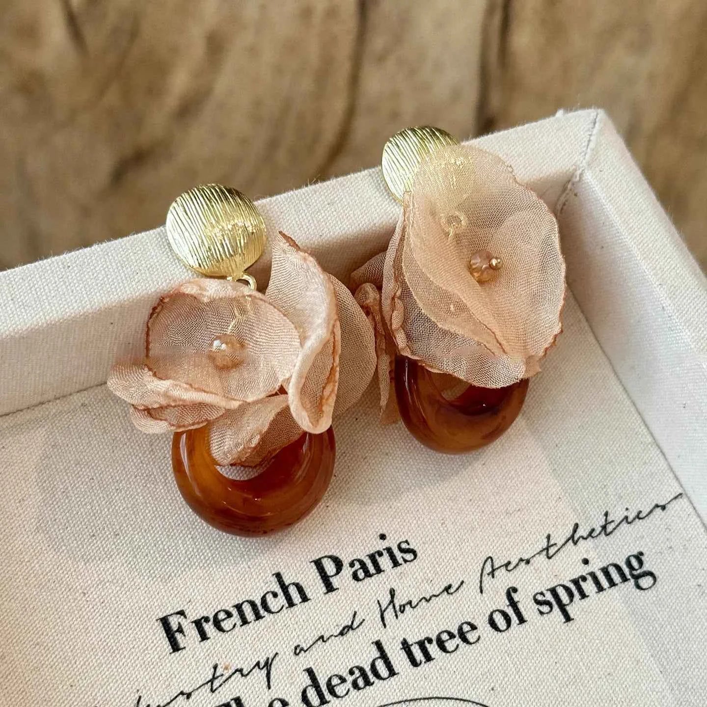 Fluffy Chiffon Flower Stud Earrings Women's Exaggerated High-End Cloth Petal Ear Studs Pleated Slice Nail Earring Ear Jewelry K1