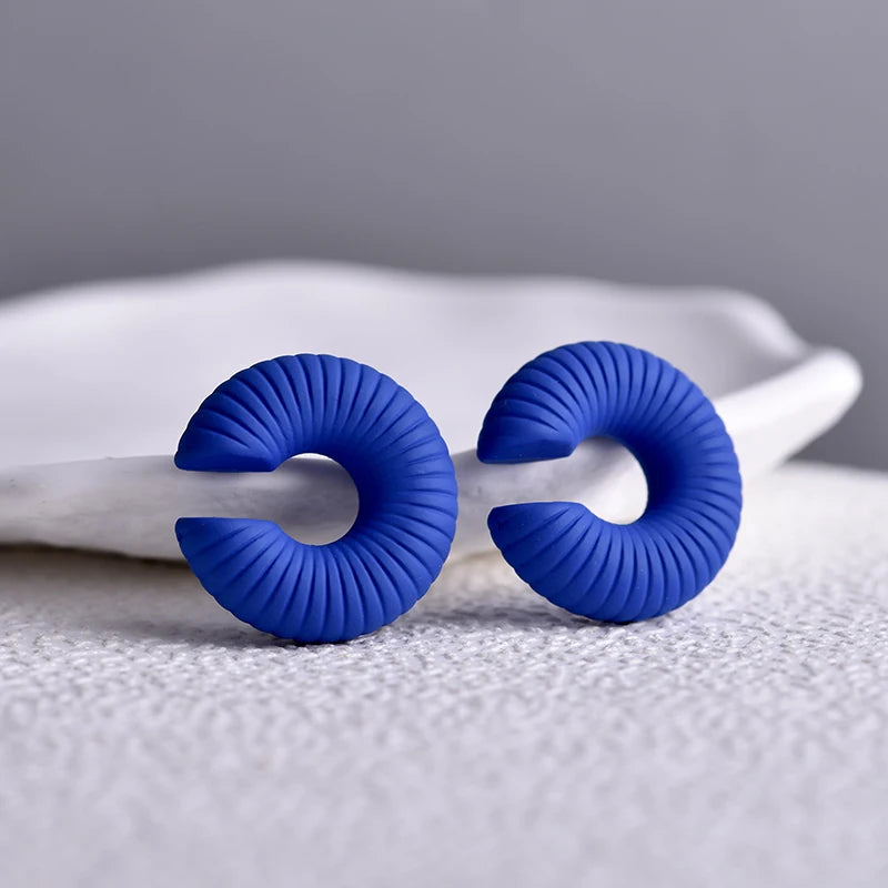 1 Pair Simple Round Circle Clip Earrings For Women C Shape Acrylic Red Blue Black Pink No Pierced Cartilage Lightweight Ear Cuff TEEK Royal Blue 01