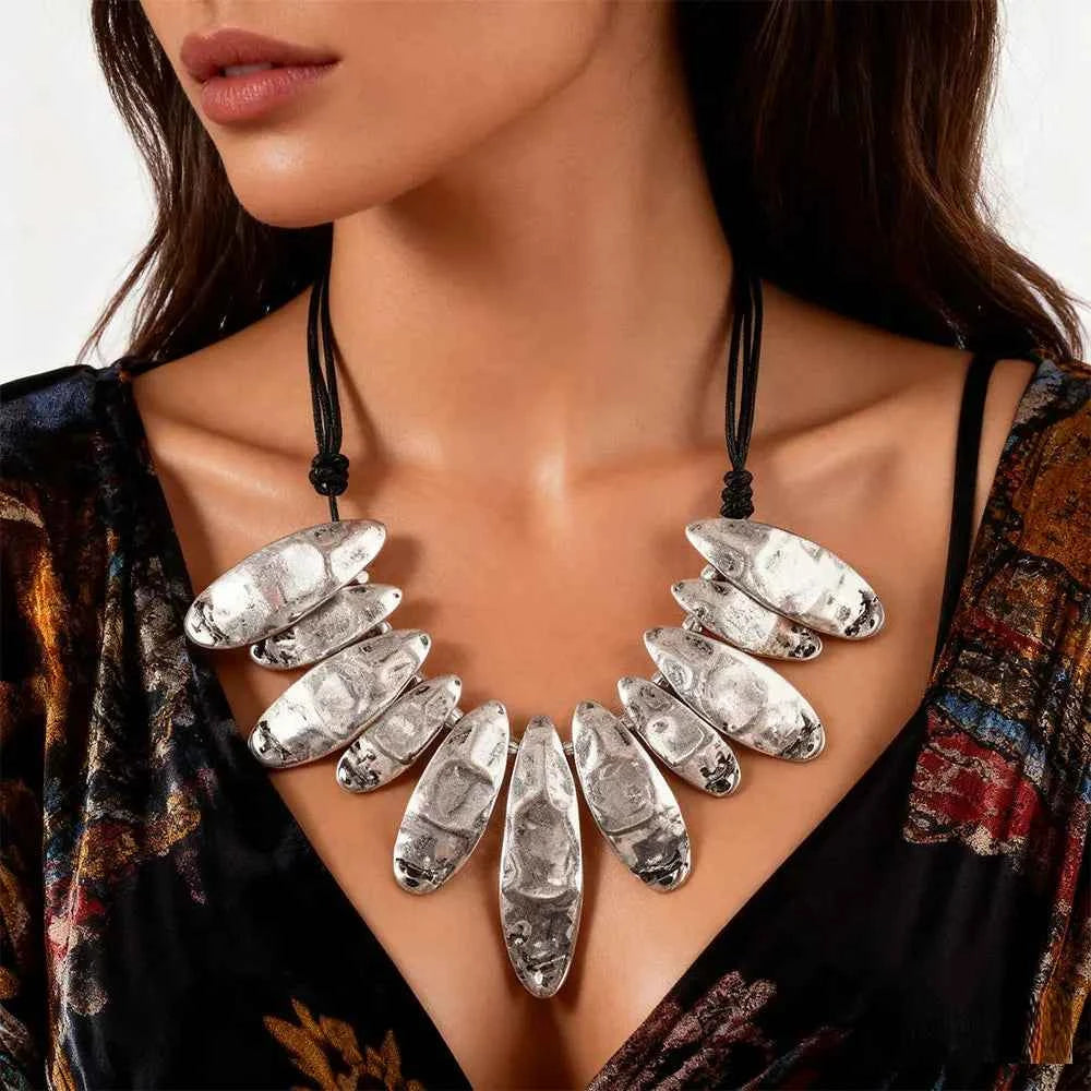 TEEK - Irregular Geometric Pendant Black Cord Chunky Collar Chain Accessory