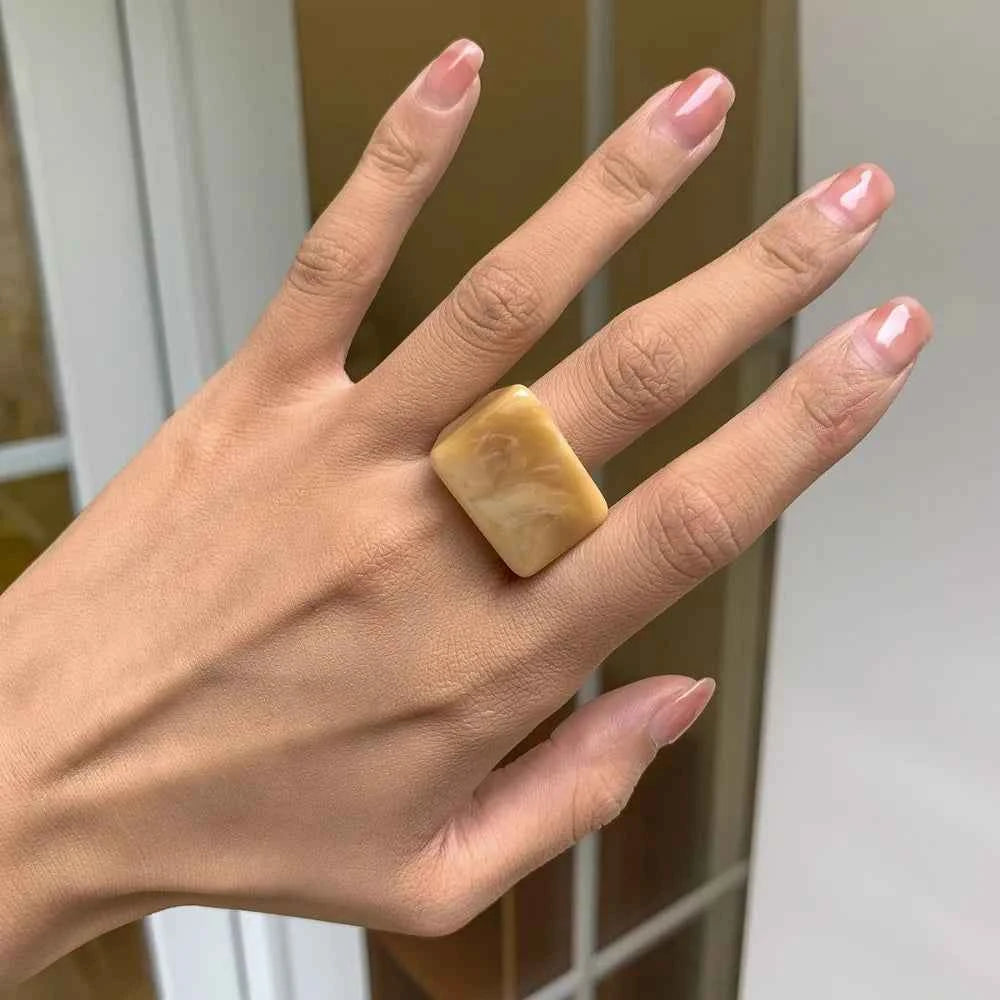 New Fashion Colored Acrylic Ring Women Rings Simplicity Temperament Geometric Square Ring Resin Trendy Ring TEEK