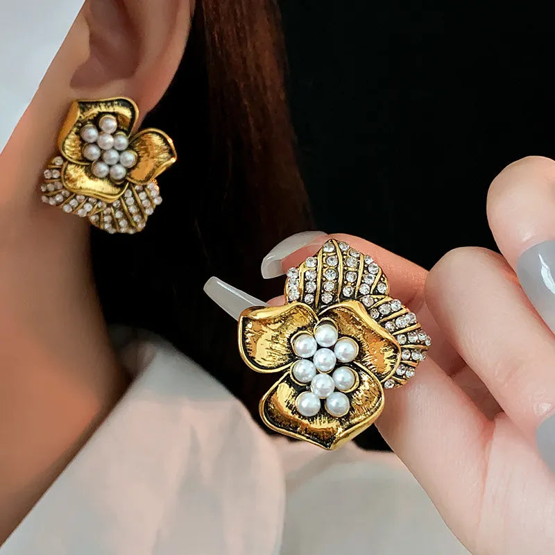 TEEK - Vintage Rhinestone Pearl Flower Clip Earring JEWELRY theteekdotcom   