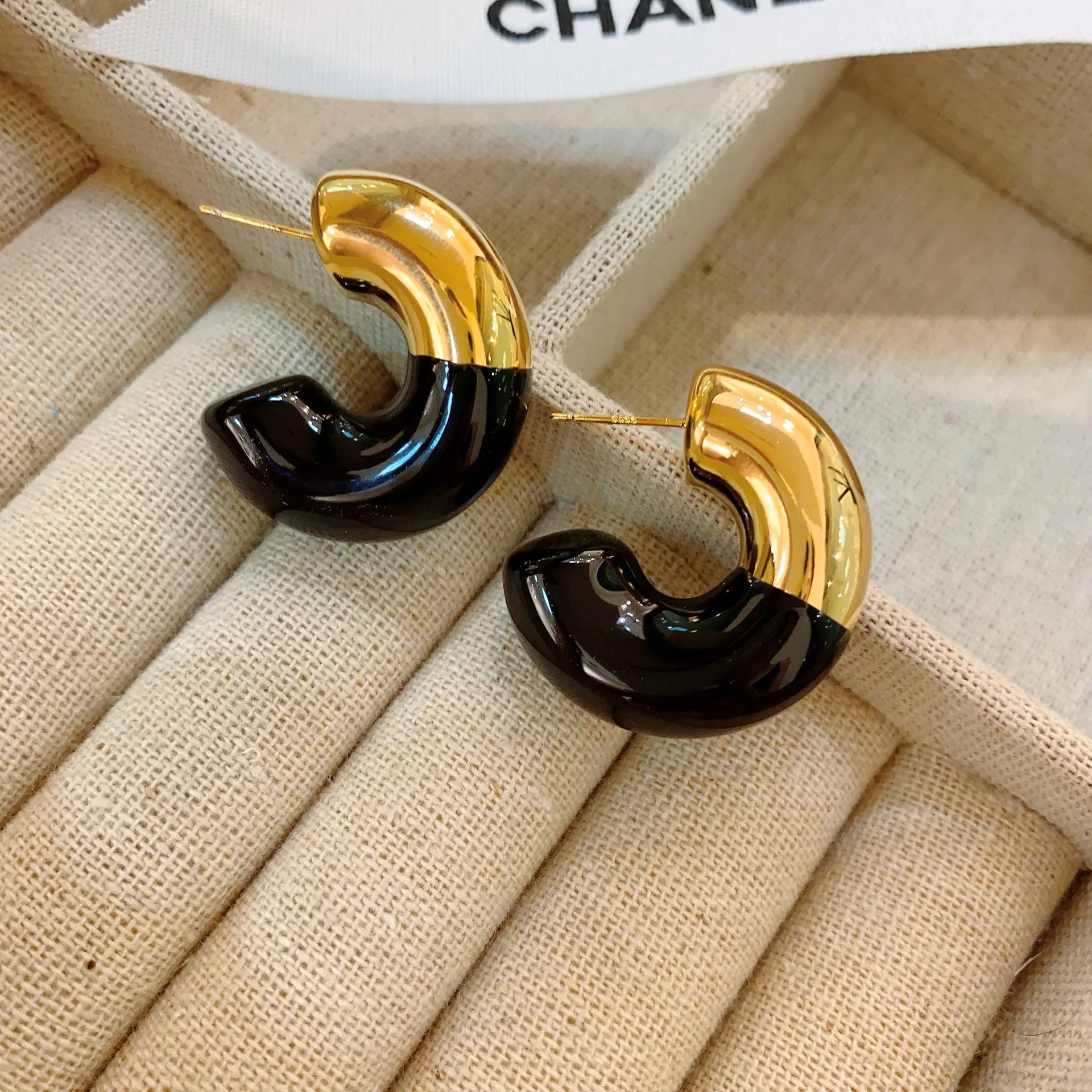 TEEK - Glossy C-shaped Drip Glaze Earrings JEWELRY theteekdotcom Black  