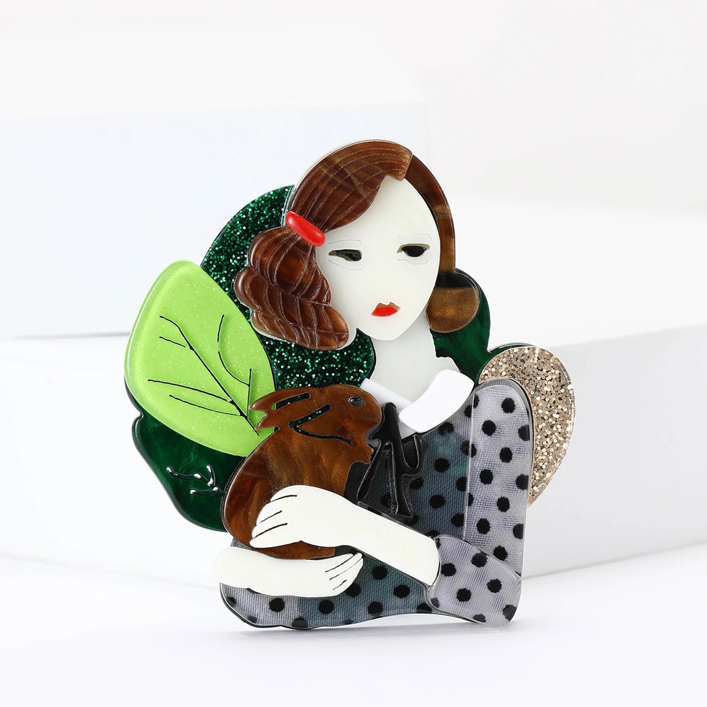 Elegant Acrylic Girls Brooches for Women Unisex Character Face Pins Office Party Funny Luxury Friend Gifts Jewelry Accessories TEEK MAX4585