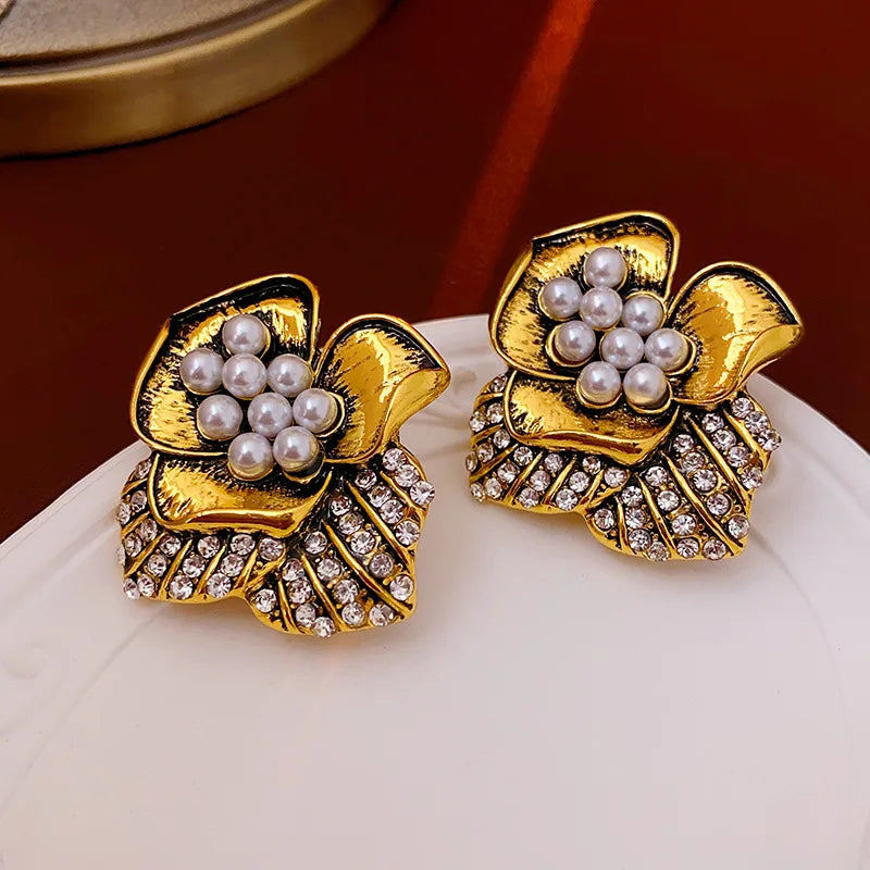 TEEK - Vintage Rhinestone Pearl Flower Clip Earring JEWELRY theteekdotcom   