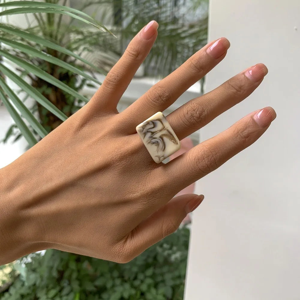New Fashion Colored Acrylic Ring Women Rings Simplicity Temperament Geometric Square Ring Resin Trendy Ring TEEK White
