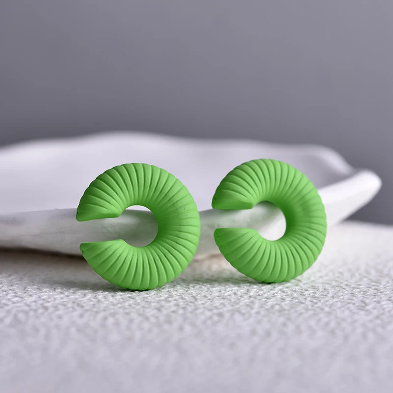 1 Pair Simple Round Circle Clip Earrings For Women C Shape Acrylic Red Blue Black Pink No Pierced Cartilage Lightweight Ear Cuff TEEK Apple Green 01