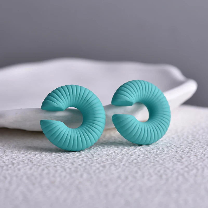 1 Pair Simple Round Circle Clip Earrings For Women C Shape Acrylic Red Blue Black Pink No Pierced Cartilage Lightweight Ear Cuff TEEK Canal Blue 01