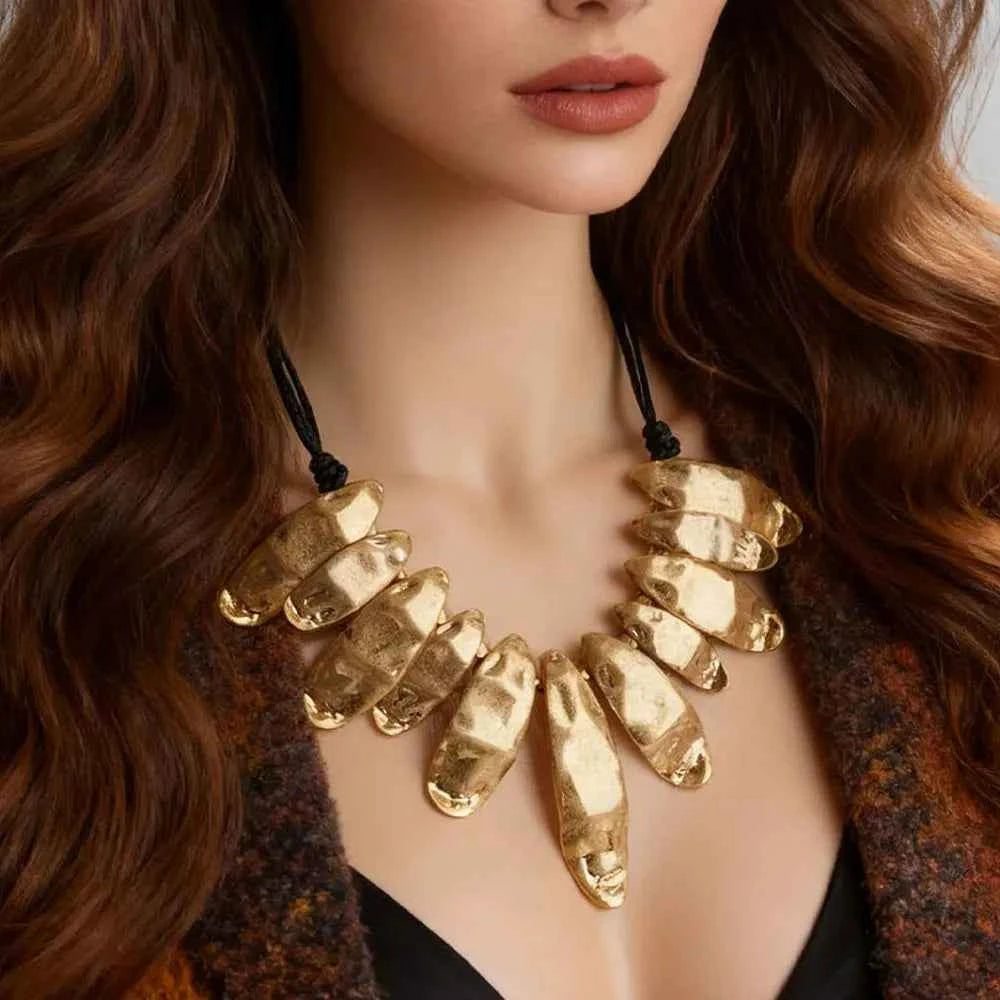 TEEK - Irregular Geometric Pendant Black Cord Chunky Collar Chain Accessory