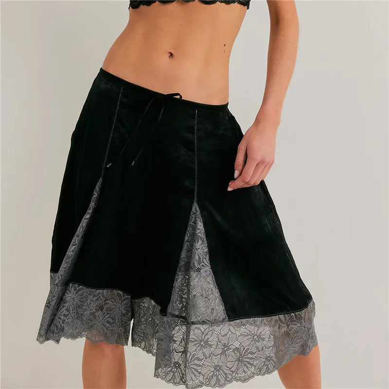TEEK - Women Lace Trim Shorts