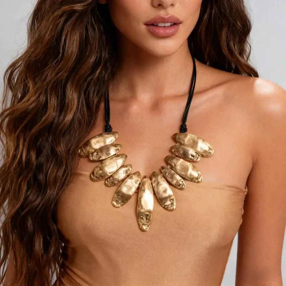 TEEK - Irregular Geometric Pendant Black Cord Chunky Collar Chain Accessory