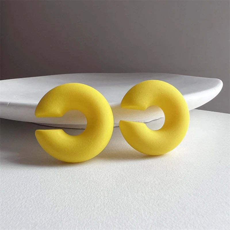 1 Pair Simple Round Circle Clip Earrings For Women C Shape Acrylic Red Blue Black Pink No Pierced Cartilage Lightweight Ear Cuff TEEK Yellow