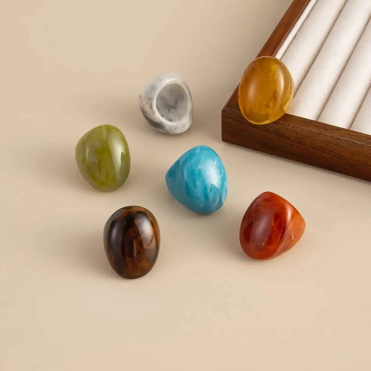 KunJoe 6 Colors Bohemian Thick Resin Acrylic Ring for Women Retro Smooth Geometry Curved Wide Knuckle Ring Fashion Jewelry 2026 TEEK
