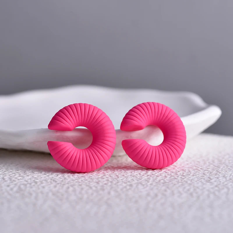 1 Pair Simple Round Circle Clip Earrings For Women C Shape Acrylic Red Blue Black Pink No Pierced Cartilage Lightweight Ear Cuff TEEK Rose 01