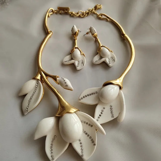 TEEK - Elegant White Magnolia Necklace Jewelry