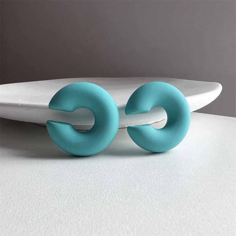1 Pair Simple Round Circle Clip Earrings For Women C Shape Acrylic Red Blue Black Pink No Pierced Cartilage Lightweight Ear Cuff TEEK Canal Blue