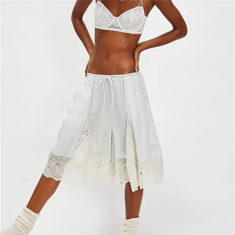 TEEK - Women Lace Trim Shorts