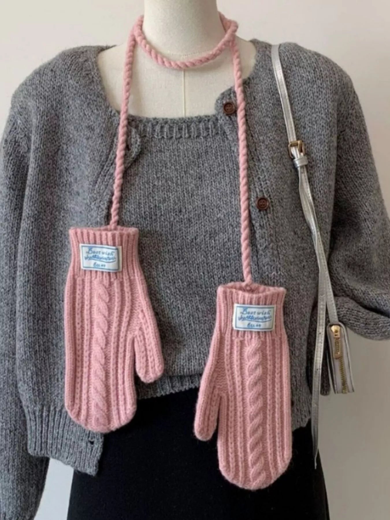Cable Knitted Mittens with Neck Strap Trendsi Dusty Pink One Size