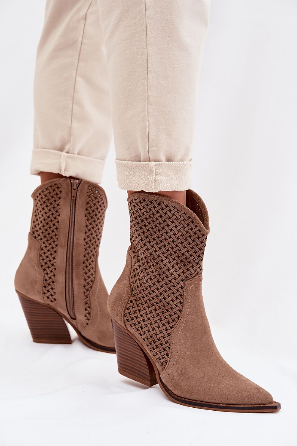 Heel boots Step in style