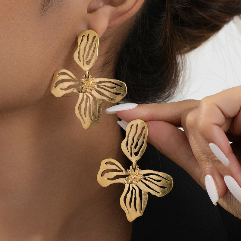 TEEK - Metal Stencil Leaf Flower Gold Earrings JEWELRY TEEK K