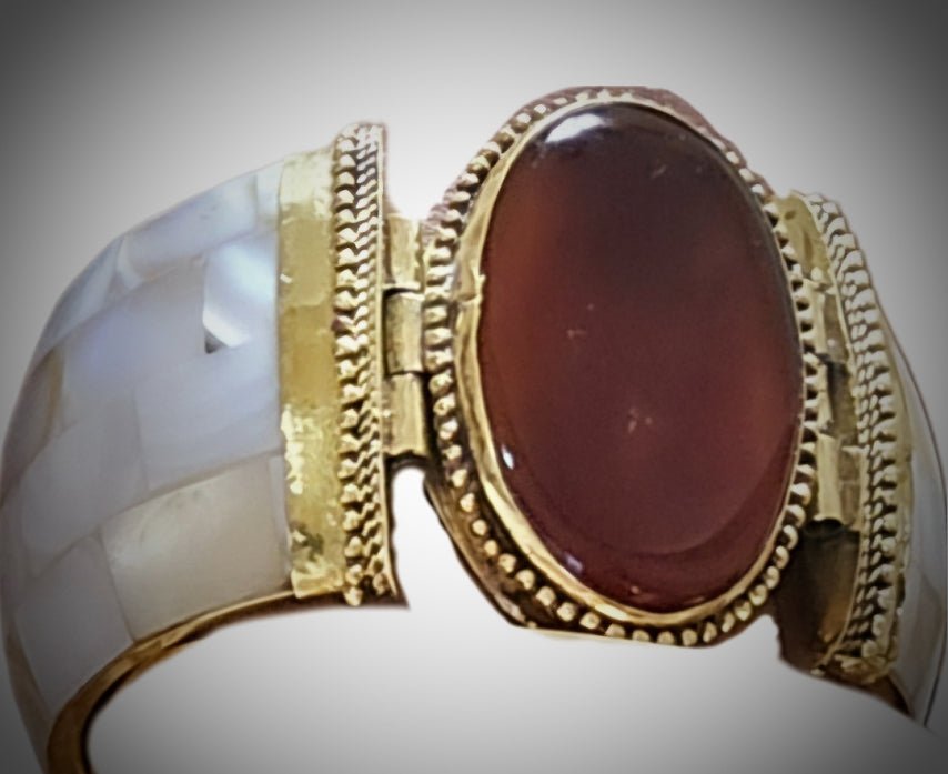 TEEK - Natural Brown Agate Shell Bangle JEWELRY TEEK LSC