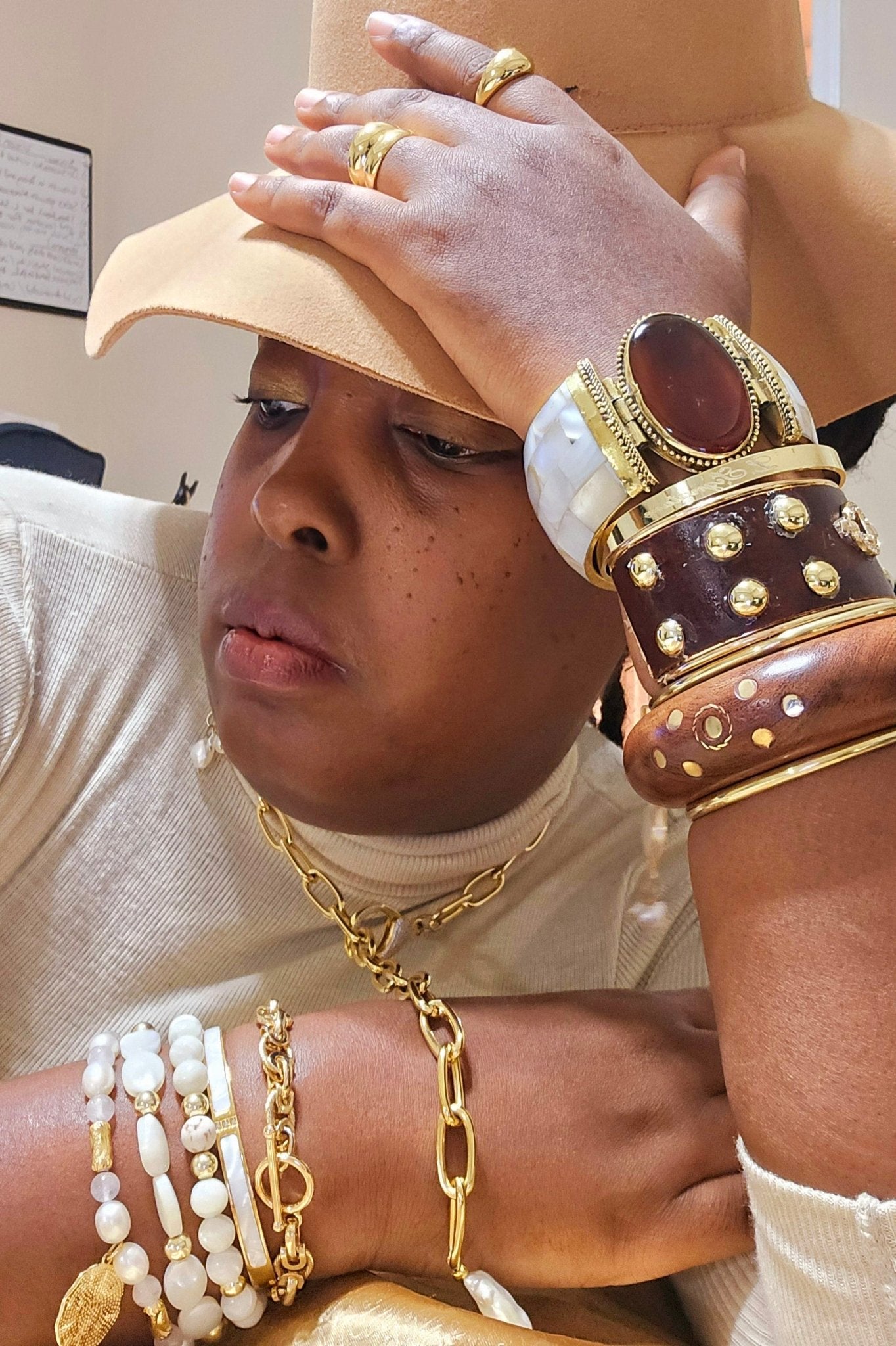 TEEK - Natural Brown Agate Shell Bangle JEWELRY TEEK LSC