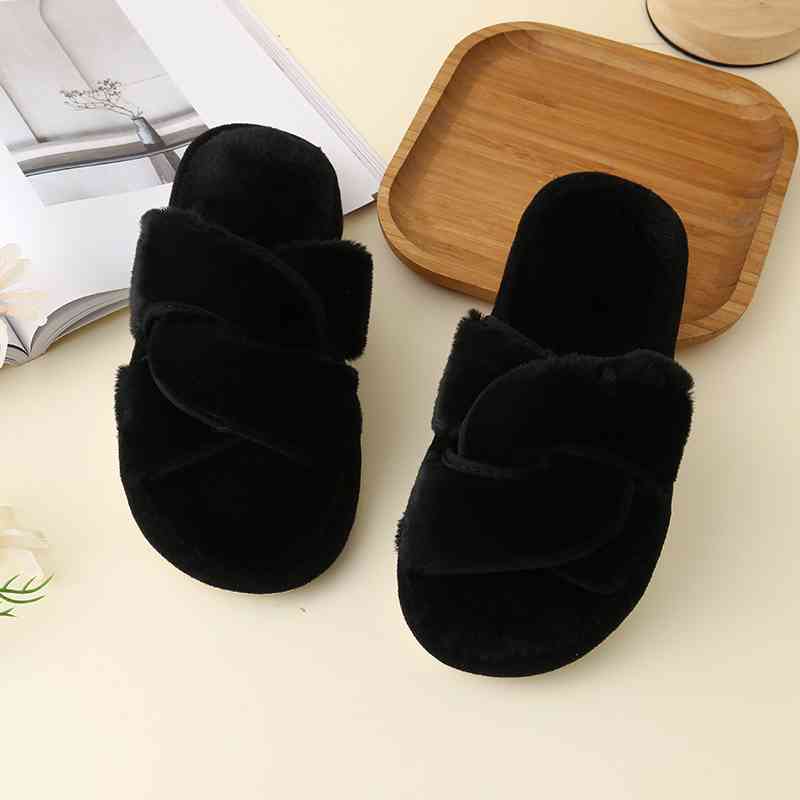 TEEK - Faux Fur Twisted Strap Slippers SHOES TEEK Trend Black S 