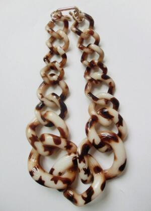 TEEK - Big Acrylic Chunk Chain Necklace JEWELRY theteekdotcom Grahams and Cream  